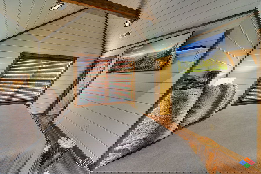 Modern Adventure Splash Cabin