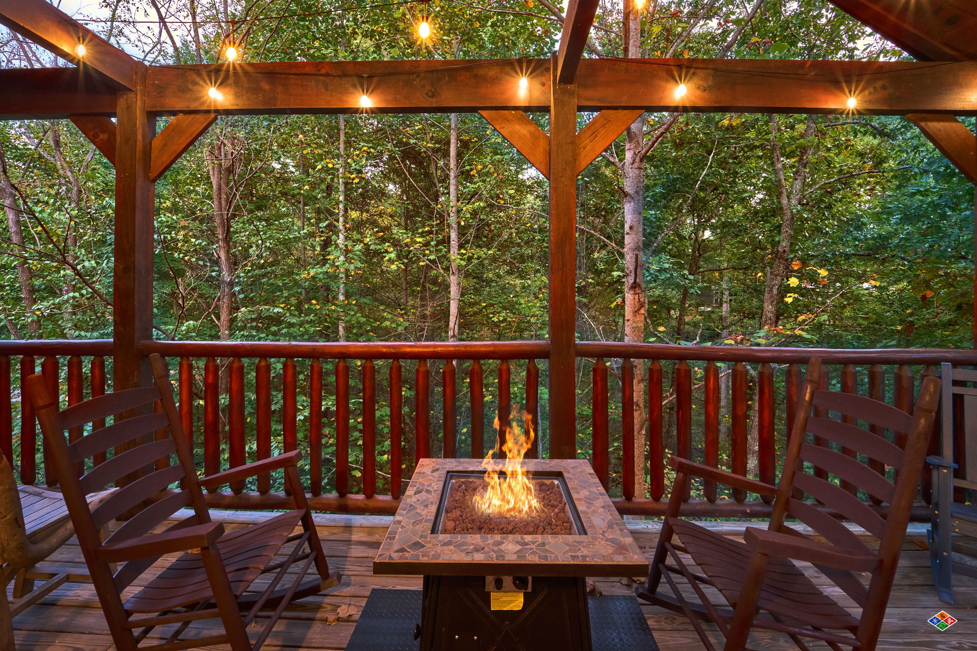Fire in the Sky - Gatlinburg Cabin - Smoky Mountains, image size:1921x1280