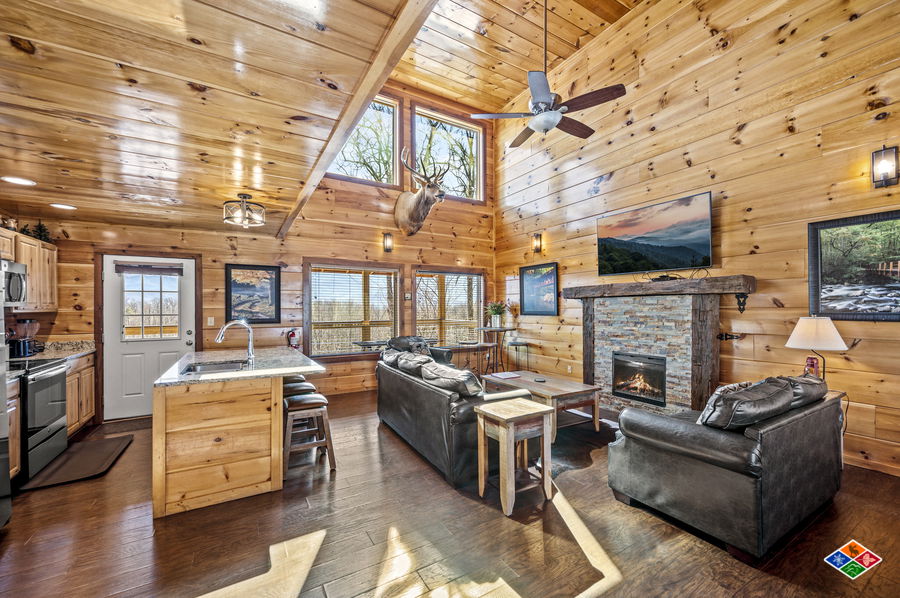 Legends Pool Lodge - Sevierville Cabin - Smoky Mountains