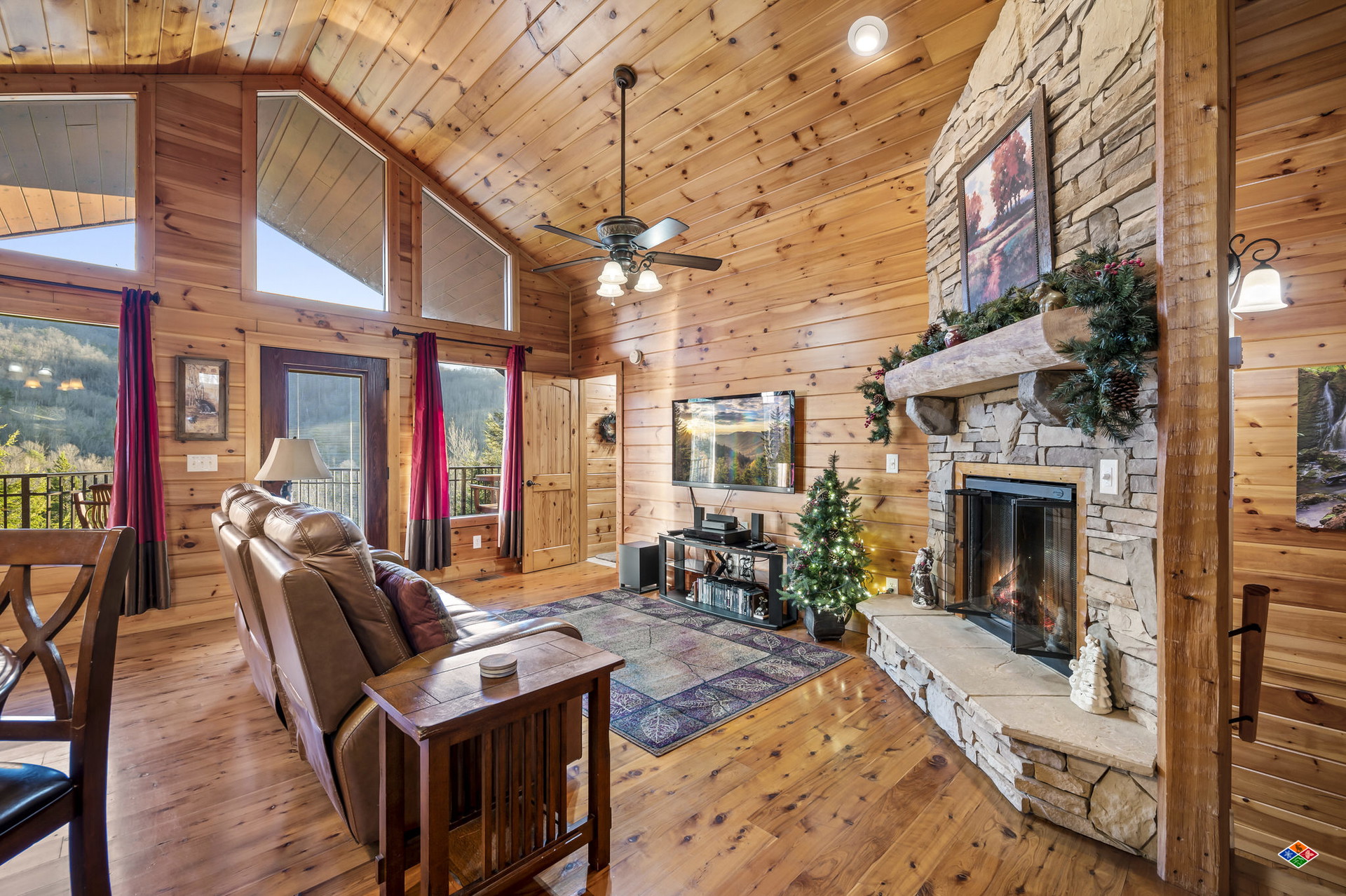 Rustic Cabin Mountain Elegance 47 Extremely Cozy And Rustic Cabin