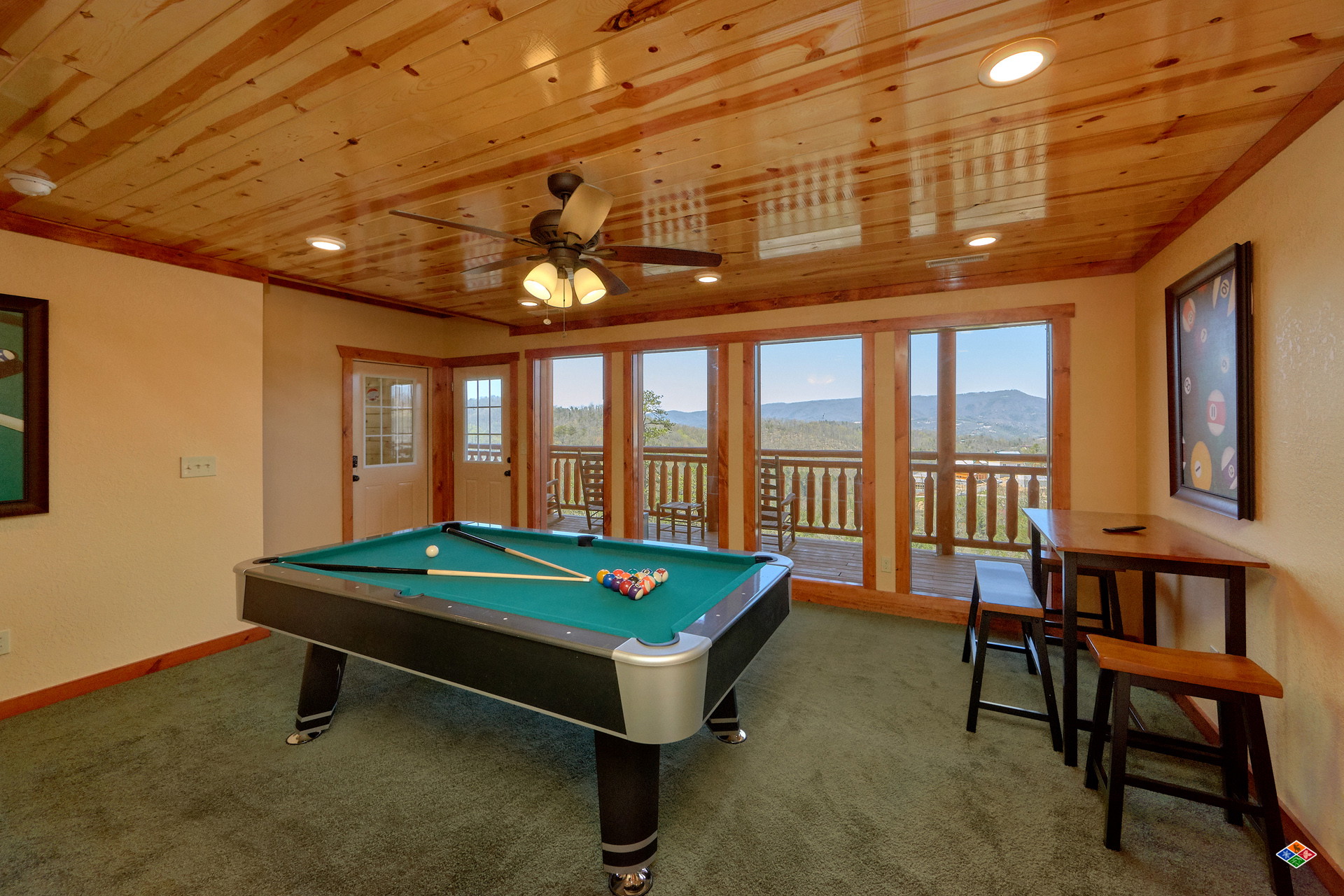 Summit Pool Lodge