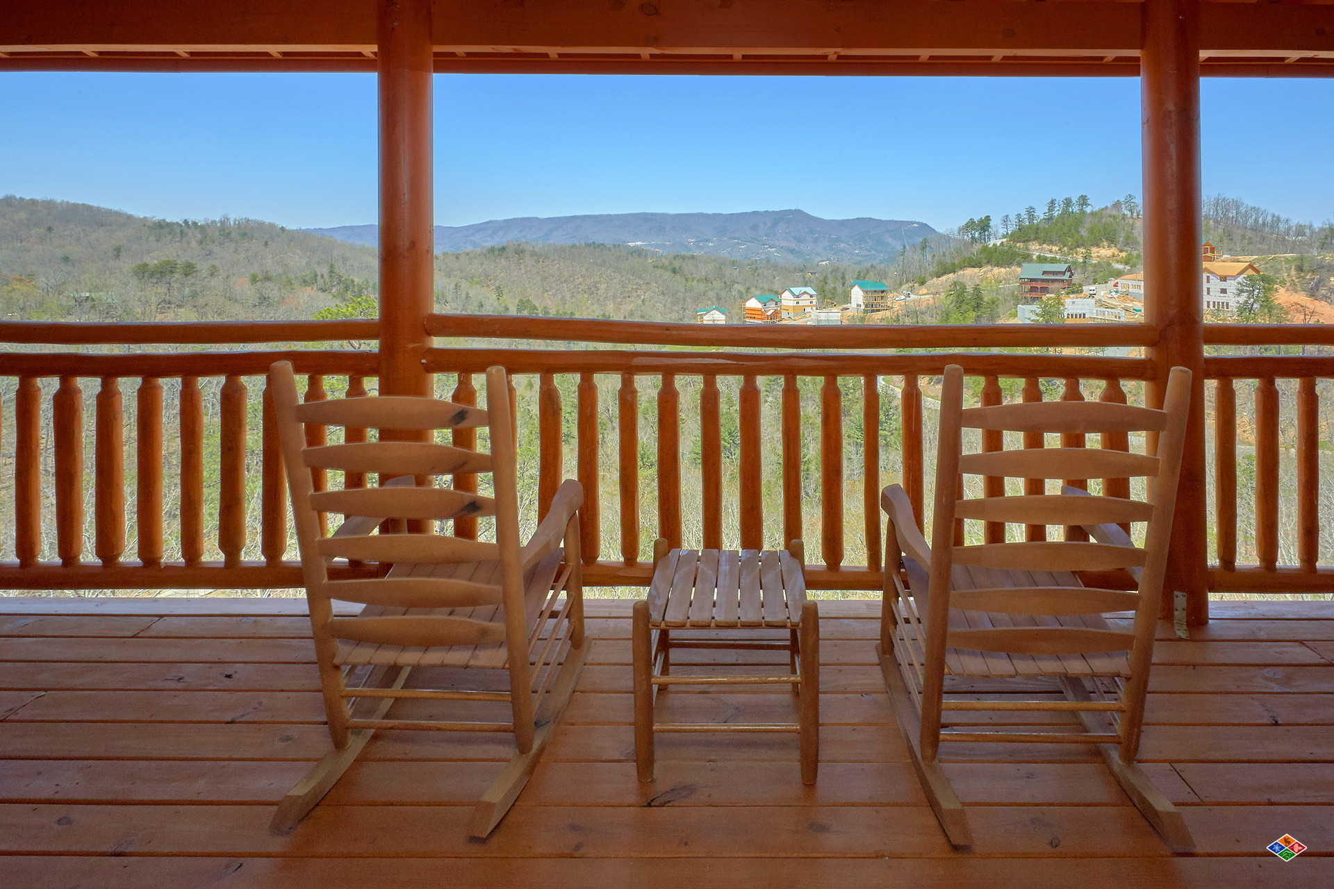 Summit Pool Lodge