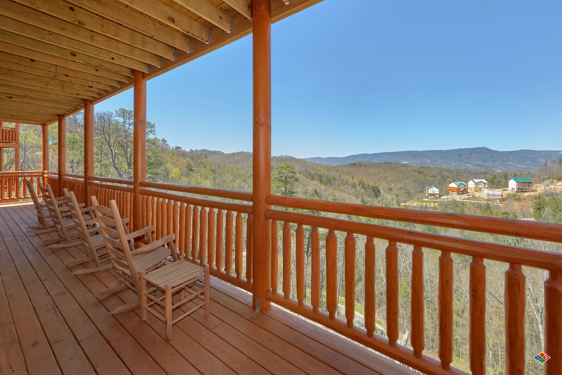 Summit Pool Lodge