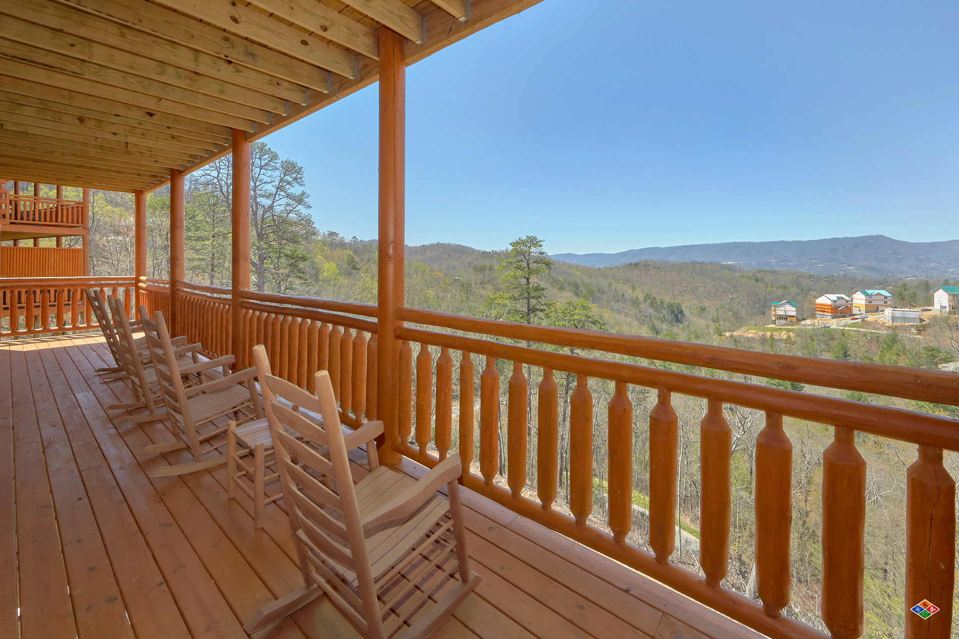 Summit Pool Lodge
