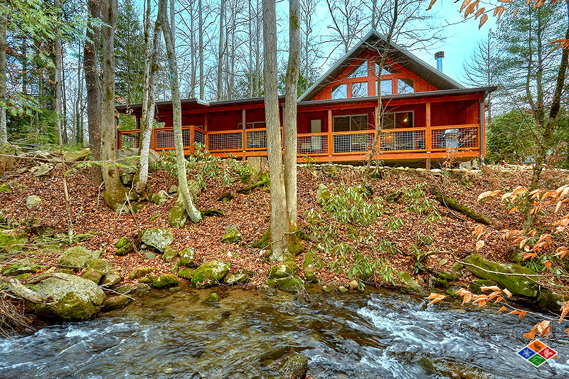 Talking Waters creekside cabin