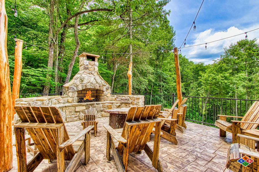 Amazing Indoor Pool Cabin