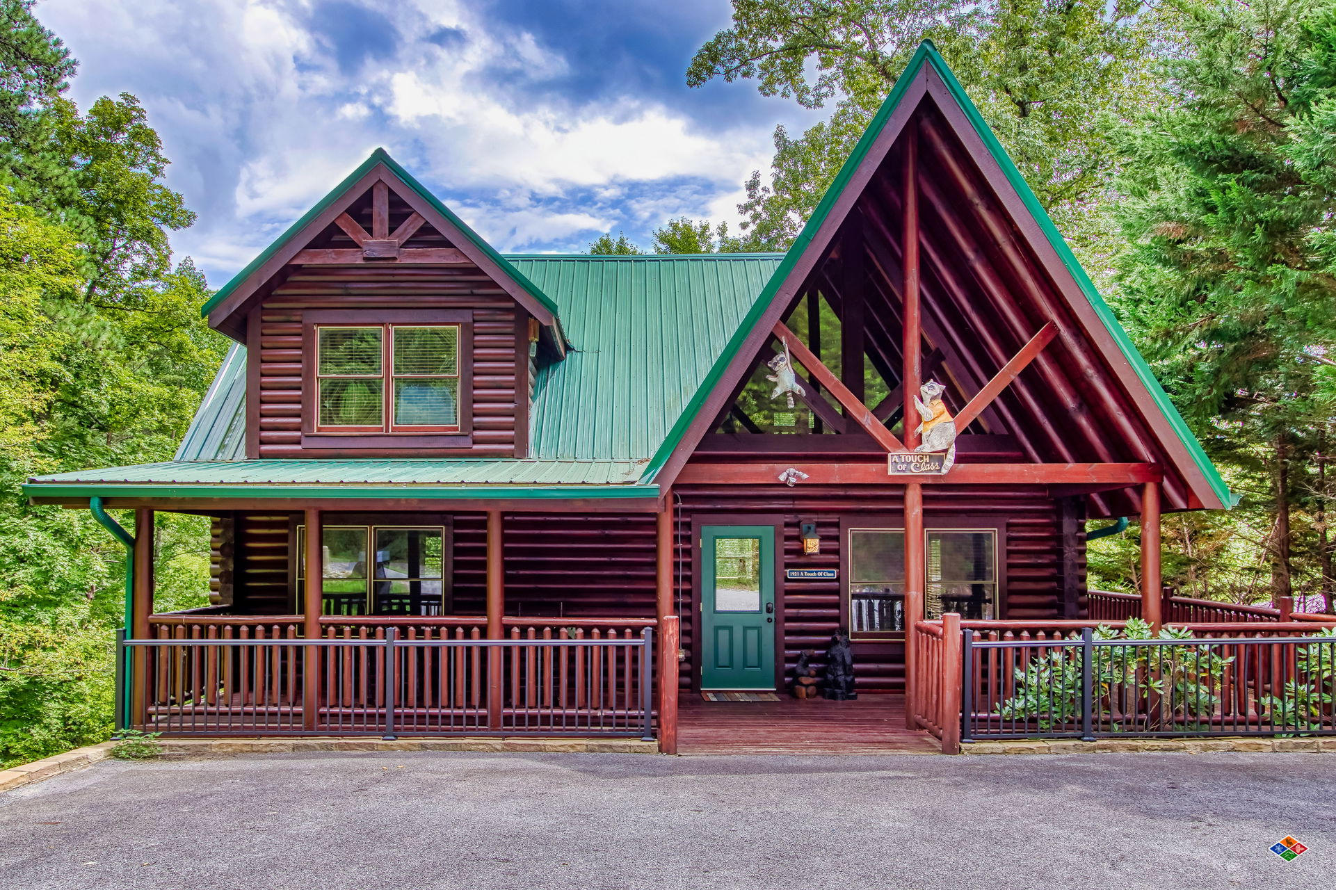 Touch of Class - Gatlinburg Cabin - Smoky Mountains