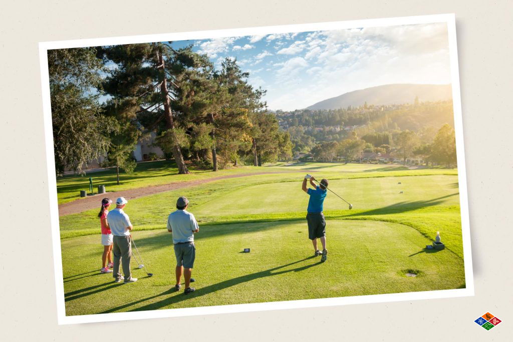 friends-playing-golf