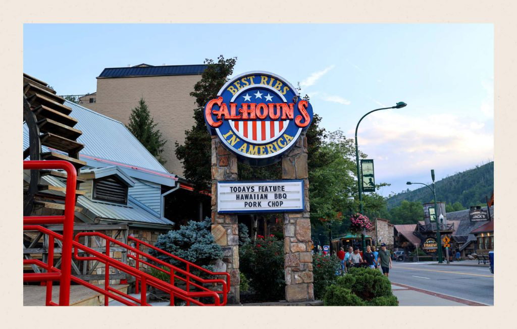 Calhoun’s restaurant sign in Gatlinburg, TN.