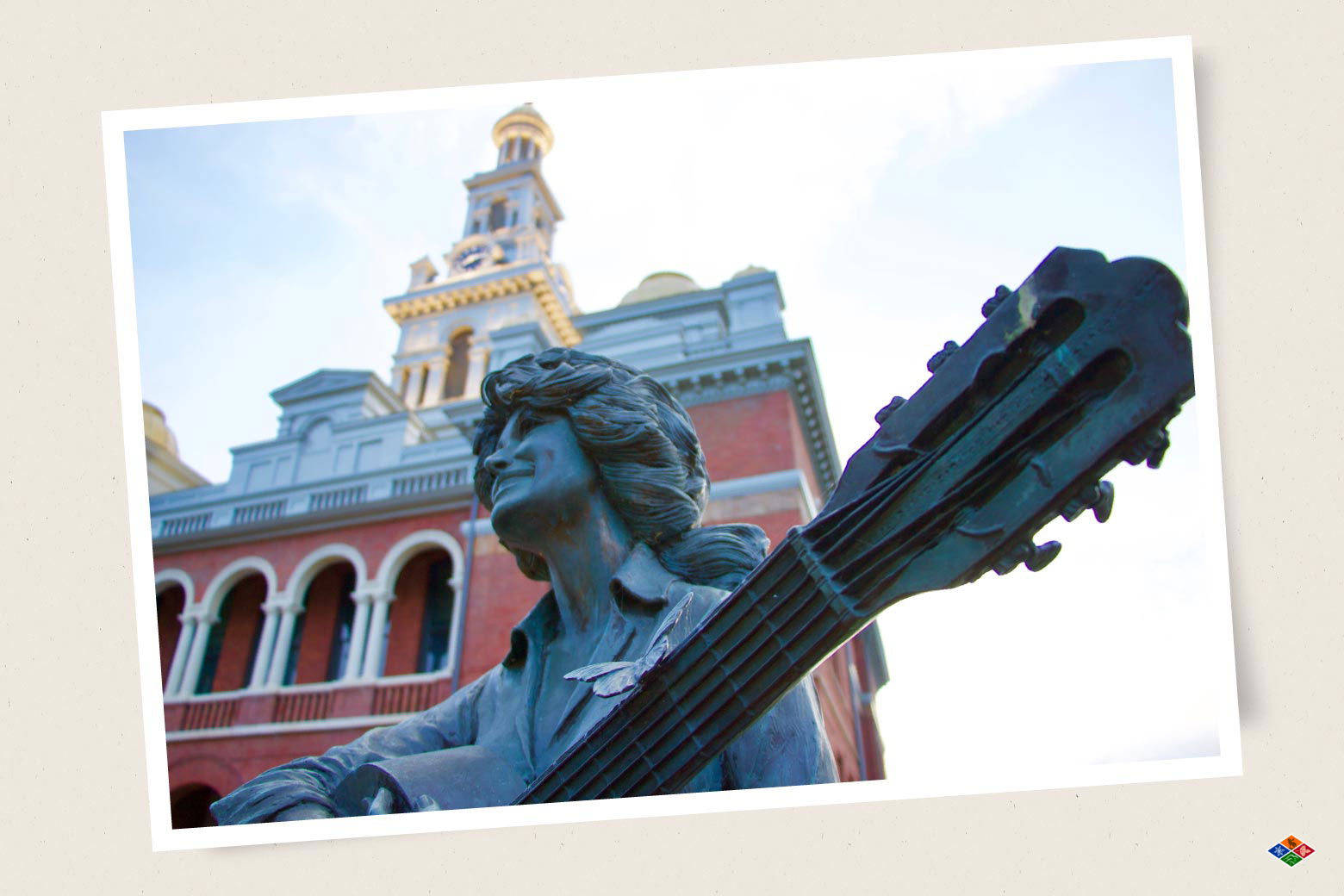 The Dolly Parton statue in downtown Sevierville