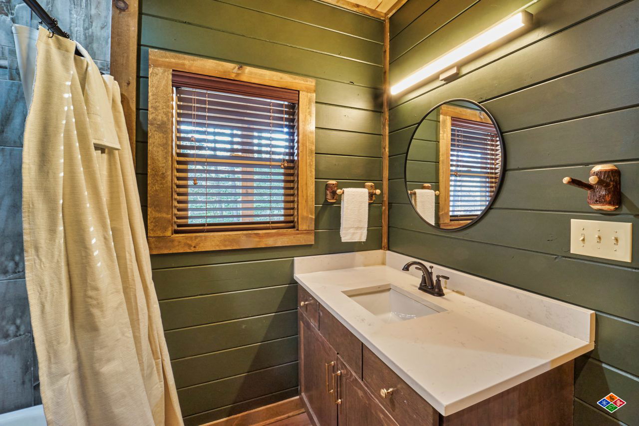 Adventure Splash Cabin