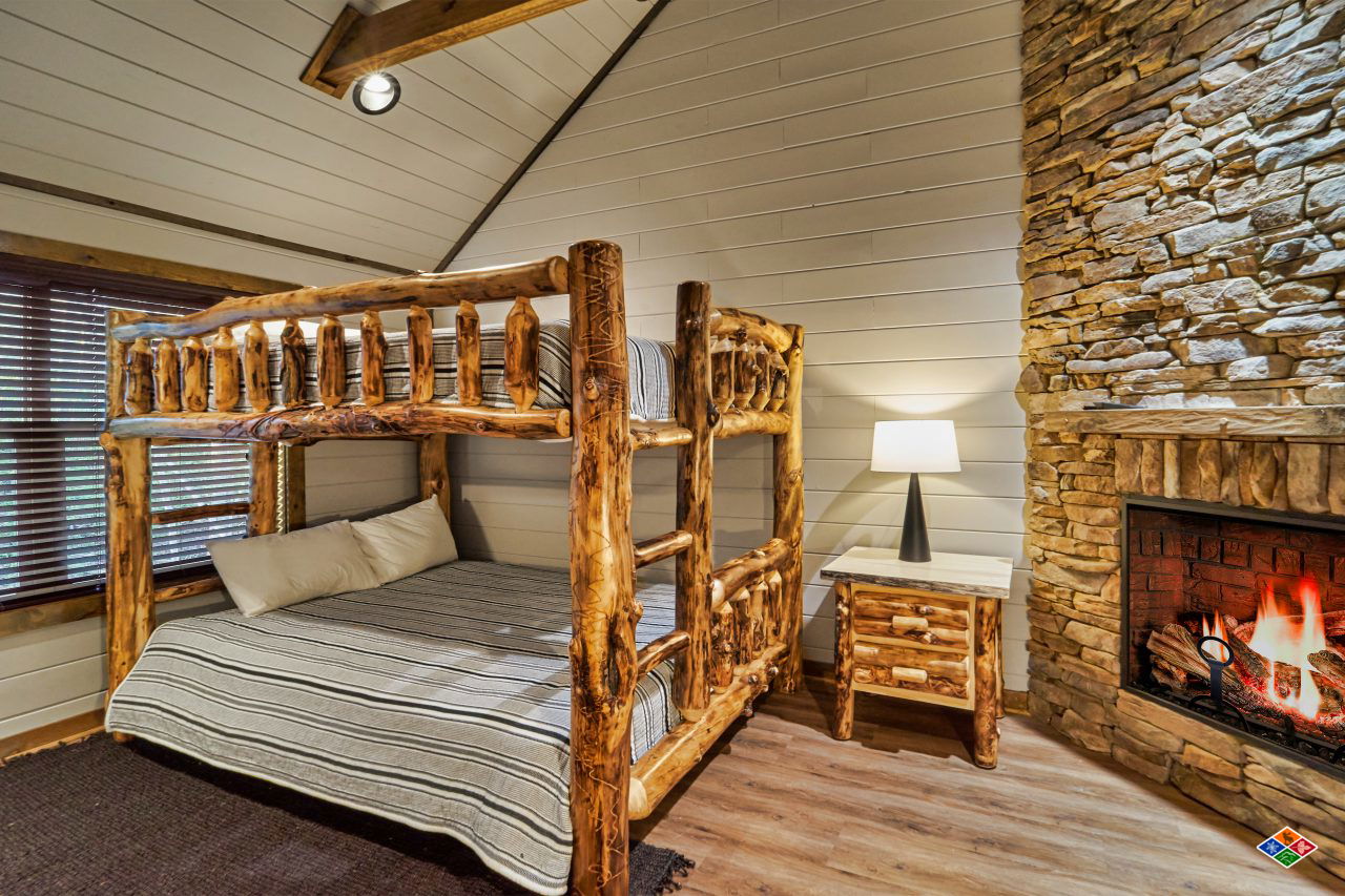 Adventure Splash Cabin