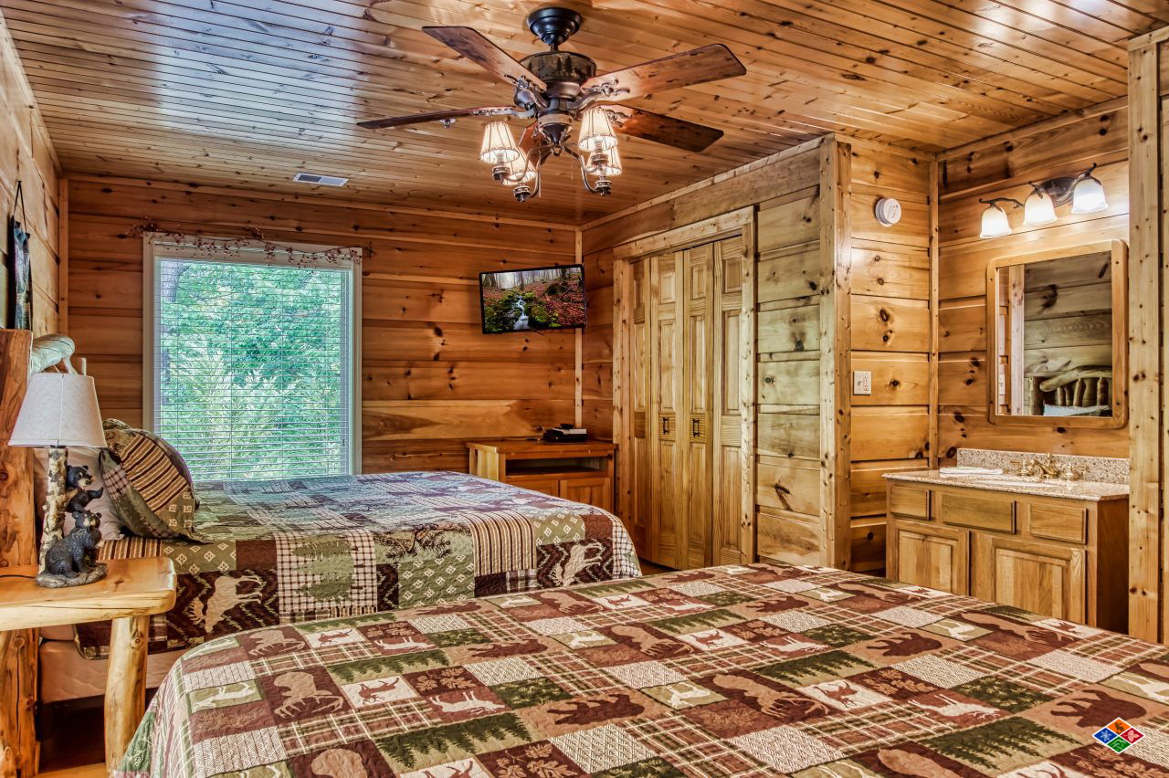 Big Bear Lodge - Sevierville Cabin - Smoky Mountains