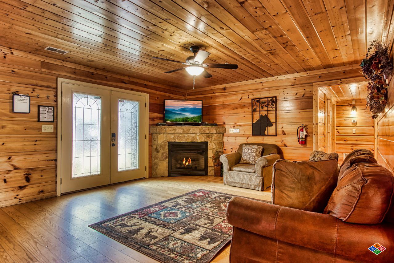 Big Bear Lodge - Sevierville Cabin - Smoky Mountains