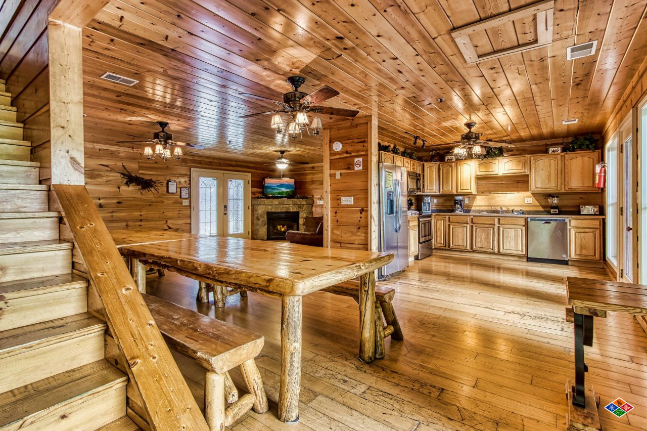 Big Bear Lodge - Sevierville Cabin - Smoky Mountains