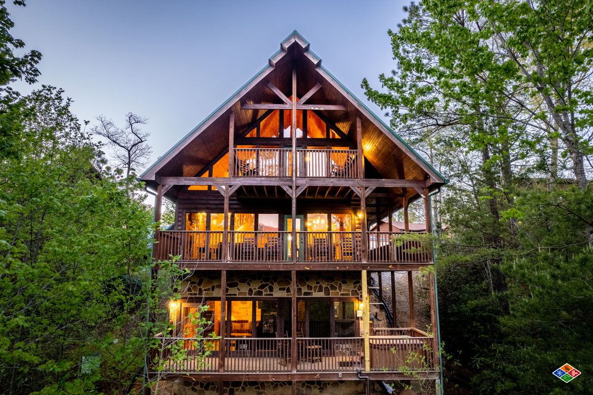 The Ultimate Guide to Large Group Cabins in the Smoky Mountains (2026)