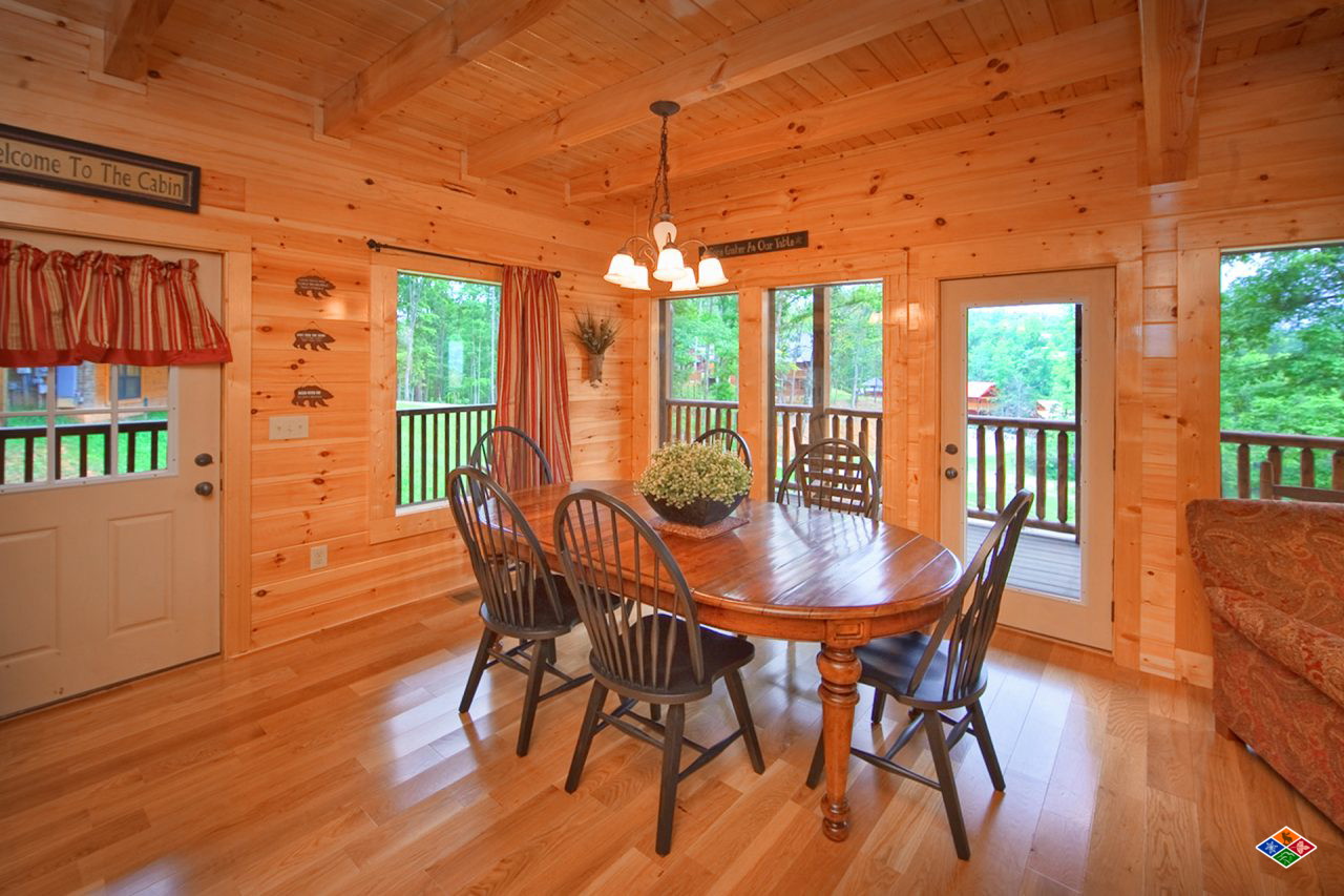 Hilltop Hideaway - Gatlinburg Cabin - Smoky Mountains