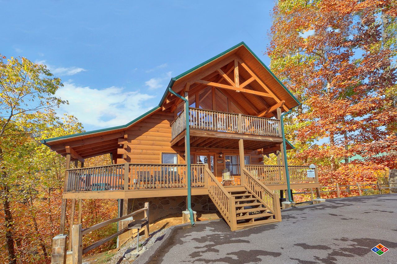 Moonshiners Legacy - Gatlinburg Cabin - Smoky Mountains