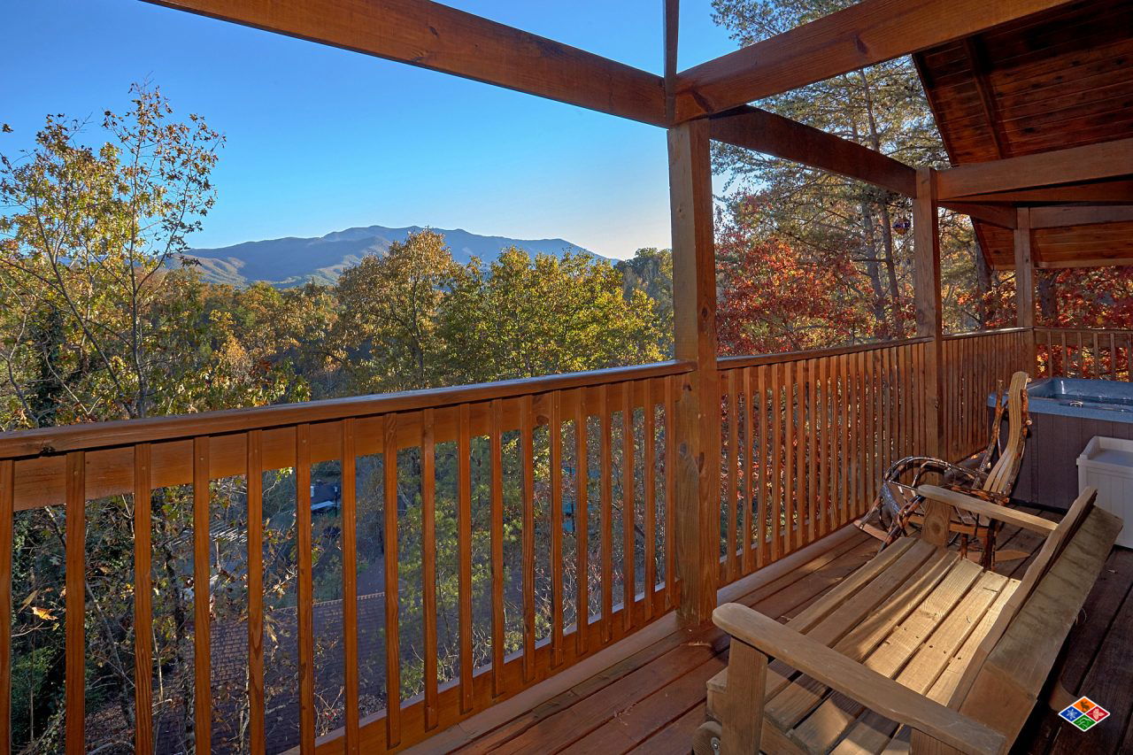 Moonshiners View - Gatlinburg Cabin - Smoky Mountains