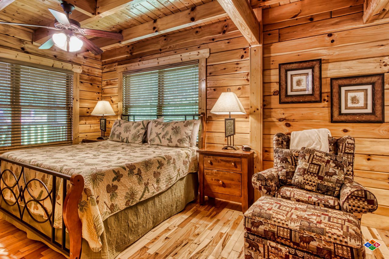 Touch of Class - Gatlinburg Cabin - Smoky Mountains